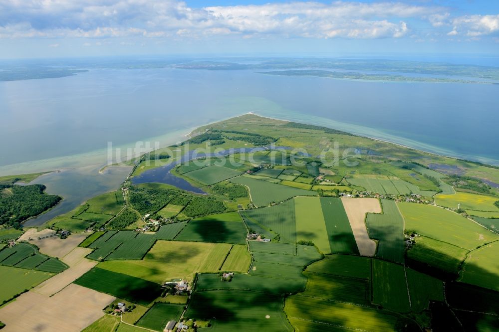 Luftbild Friedrichskoog - Dorfkern am Meeres- Küstenbereich der Nordsee in Friedrichskoog im Bundesland Schleswig-Holstein