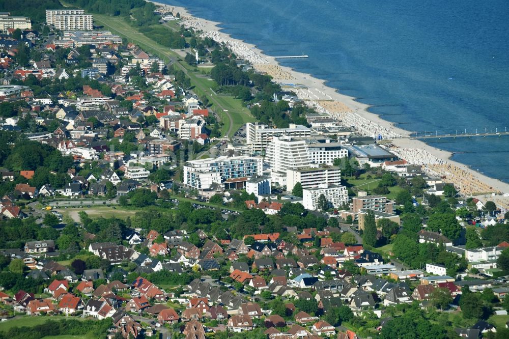 Grömitz aus der Vogelperspektive: Dorfkern am Meeres- Küstenbereich der Ostsee in Grömitz im Bundesland Schleswig-Holstein, Deutschland