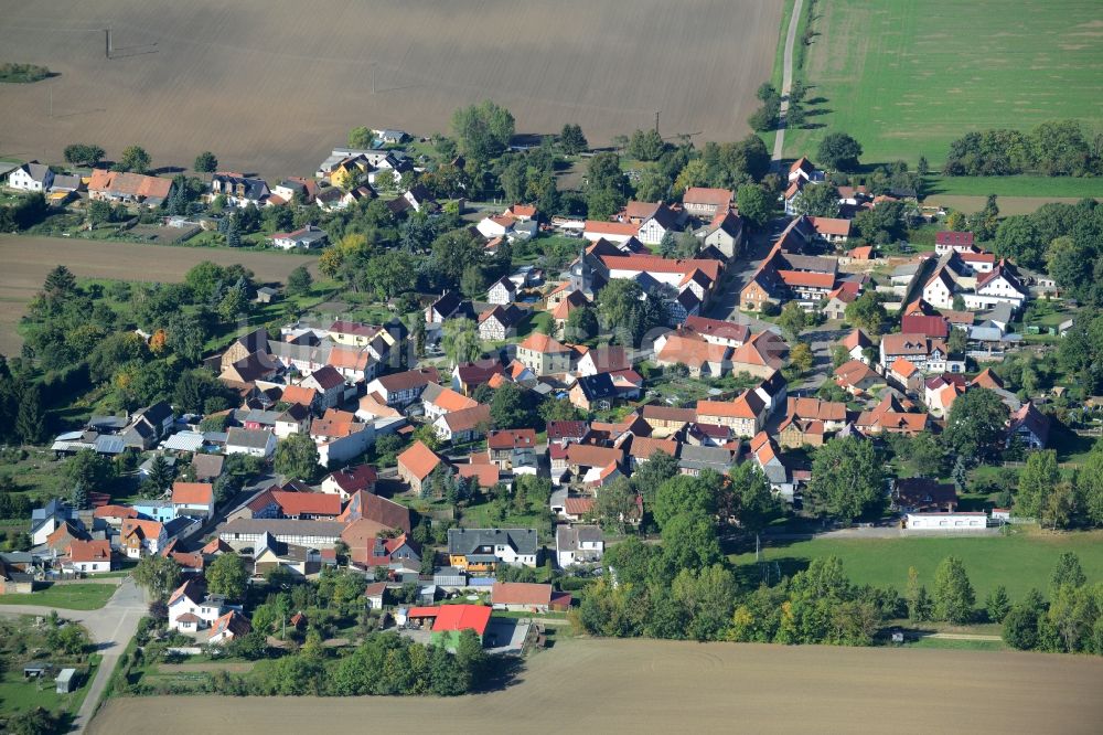 Mehrstedt aus der Vogelperspektive: Dorfkern in Mehrstedt im Bundesland Thüringen