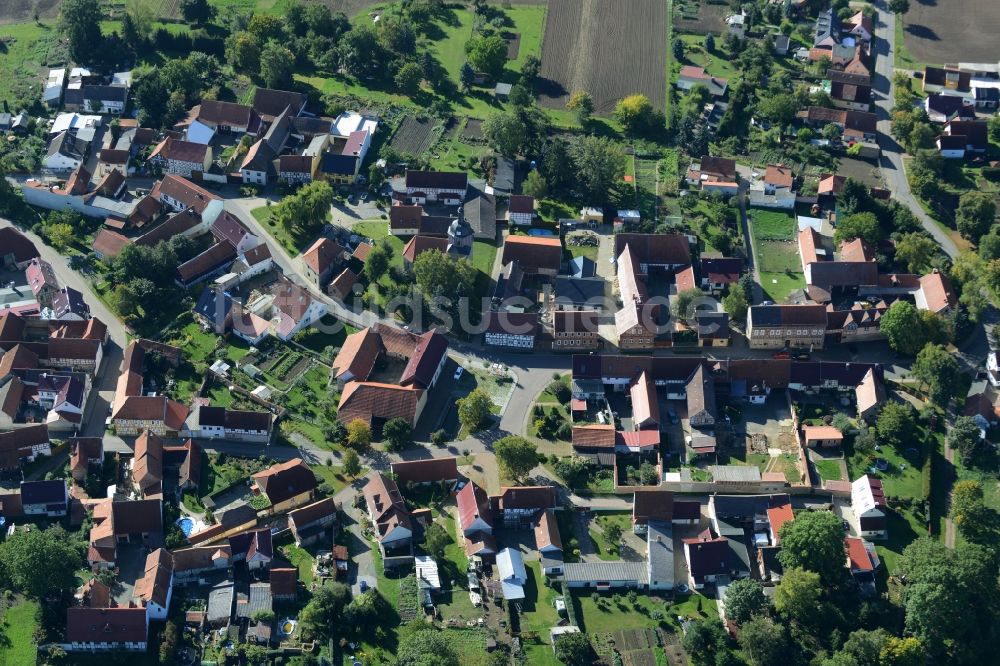 Mehrstedt aus der Vogelperspektive: Dorfkern in Mehrstedt im Bundesland Thüringen