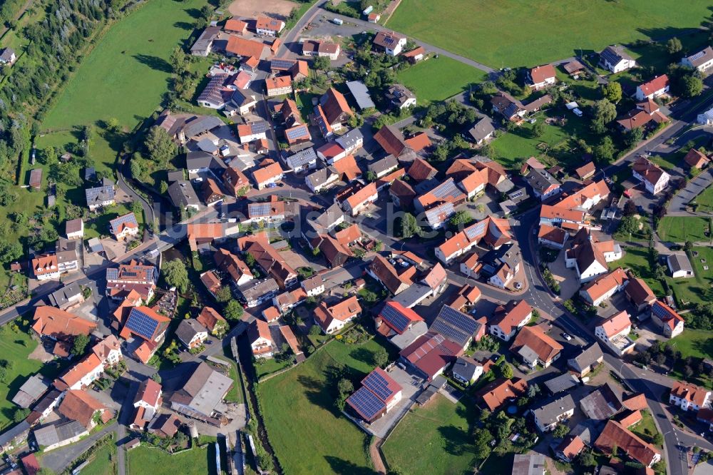 Luftaufnahme Mernes - Dorfkern in Mernes im Bundesland Hessen