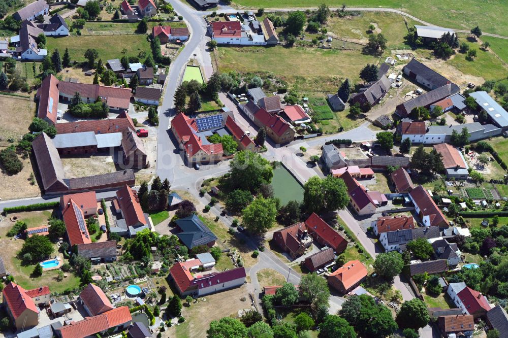 Bad Schmiedeberg aus der Vogelperspektive: Dorfkern von Meuro bei Bad Schmiedeberg im Bundesland Sachsen-Anhalt, Deutschland