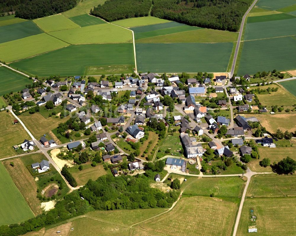 Michelbach (Hunsrück) aus der Vogelperspektive: Dorfkern in Michelbach (Hunsrück) im Bundesland Rheinland-Pfalz