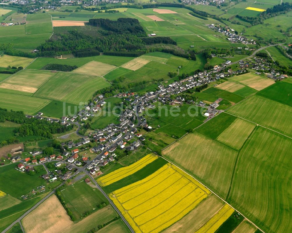 Mudenbach von oben - Dorfkern in Mudenbach im Bundesland Rheinland-Pfalz