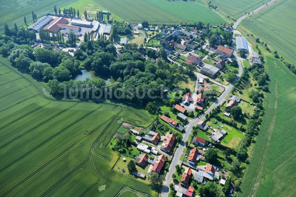 Mulmke von oben - Dorfkern in Mulmke im Bundesland Sachsen-Anhalt, Deutschland