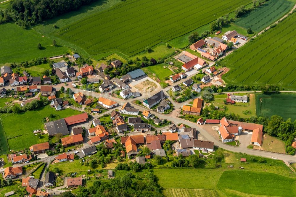 Neudorf von oben - Dorfkern in Neudorf im Bundesland Hessen, Deutschland