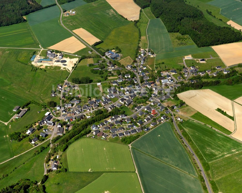 Luftaufnahme Niederweiler - Dorfkern in Niederweiler im Bundesland Rheinland-Pfalz