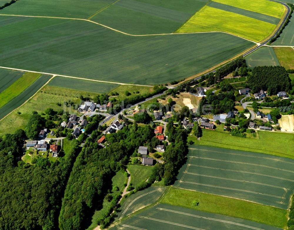 Niederzissen, Rodder aus der Vogelperspektive: Dorfkern in Niederzissen, Rodder im Bundesland Rheinland-Pfalz