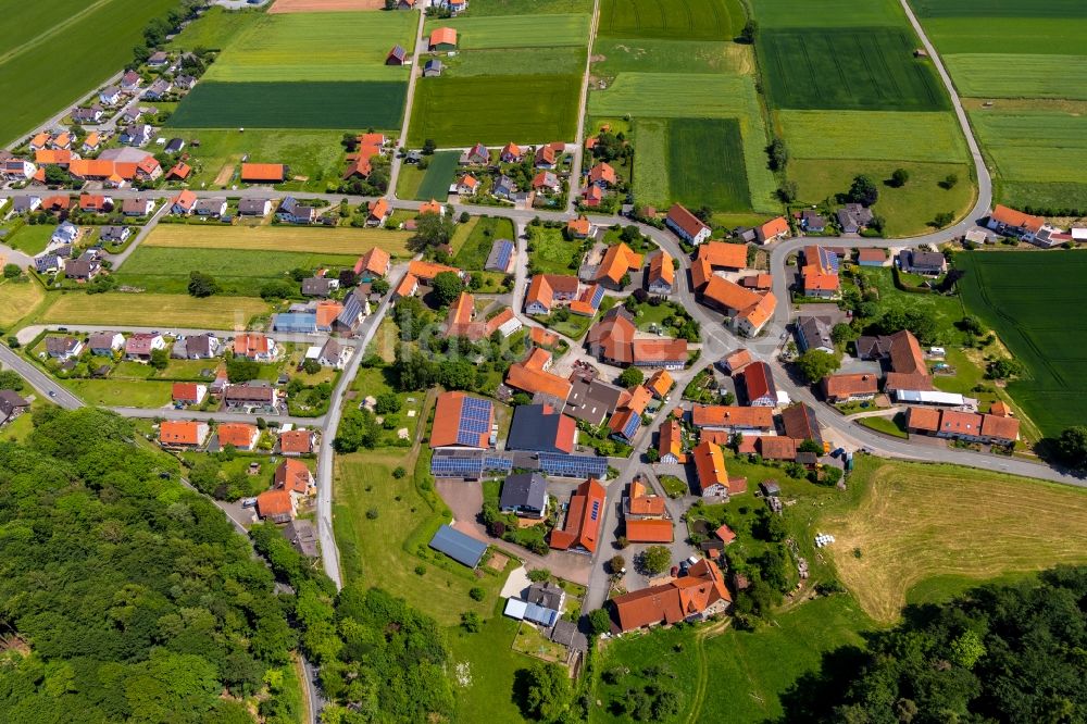 Ober-Ense aus der Vogelperspektive: Dorfkern in Ober-Ense im Bundesland Hessen, Deutschland