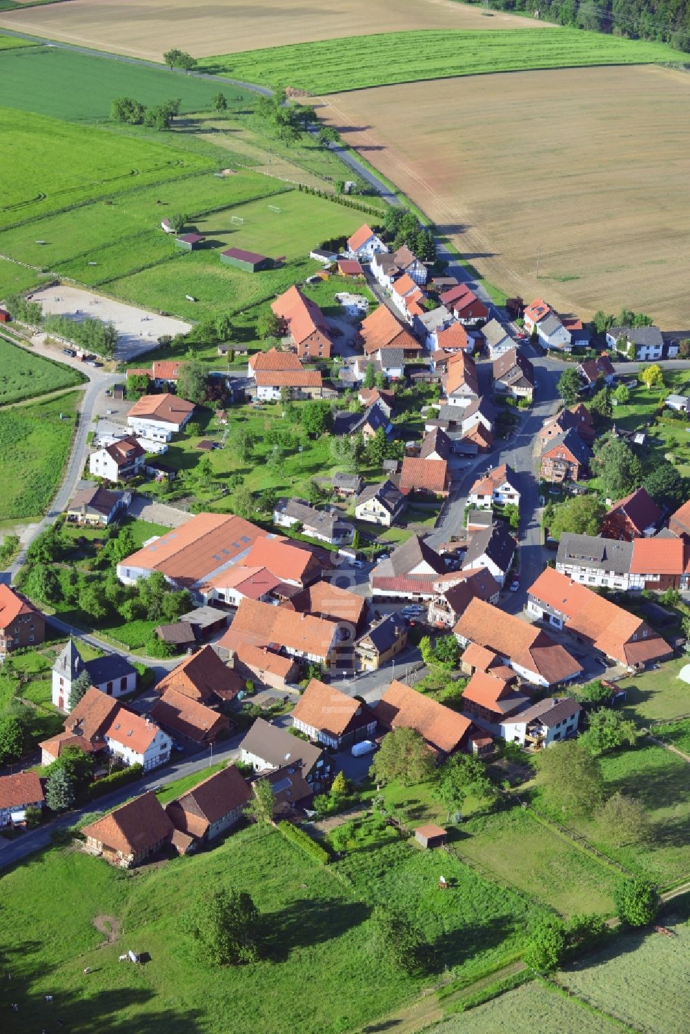 Luftaufnahme Einbeck Rittierode - Dorfkern des Ortsteil Rittierode der Stadt Einbeck im Bundesland Niedersachsen