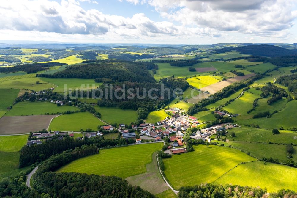 Luftaufnahme Ottlar - Dorfkern in Ottlar im Bundesland Hessen, Deutschland