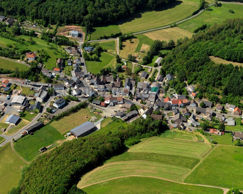 Otzweiler aus der Vogelperspektive: Dorfkern in Otzweiler im Bundesland Rheinland-Pfalz