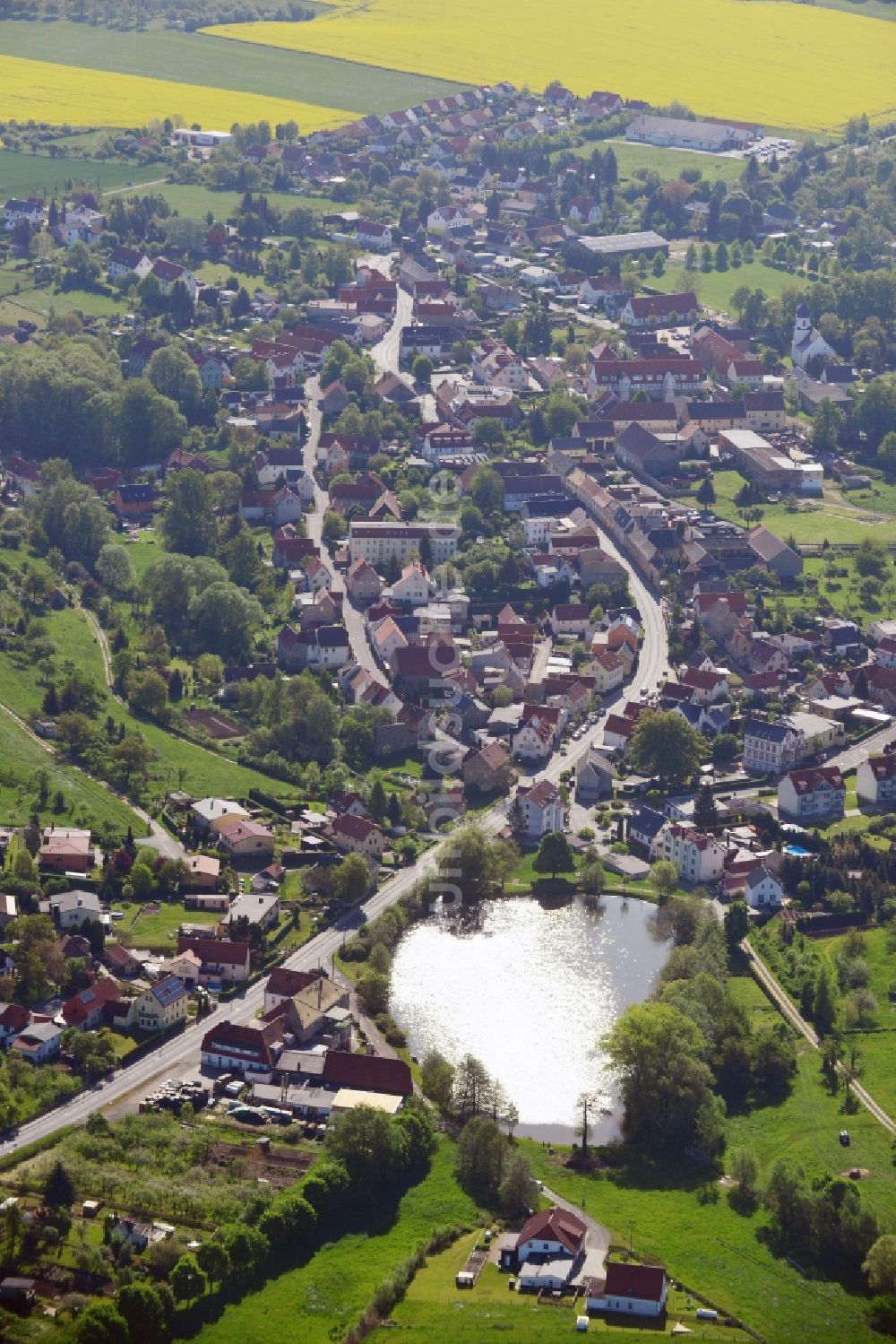 Pölzig von oben - Dorfkern in Pölzig im Bundesland Thüringen