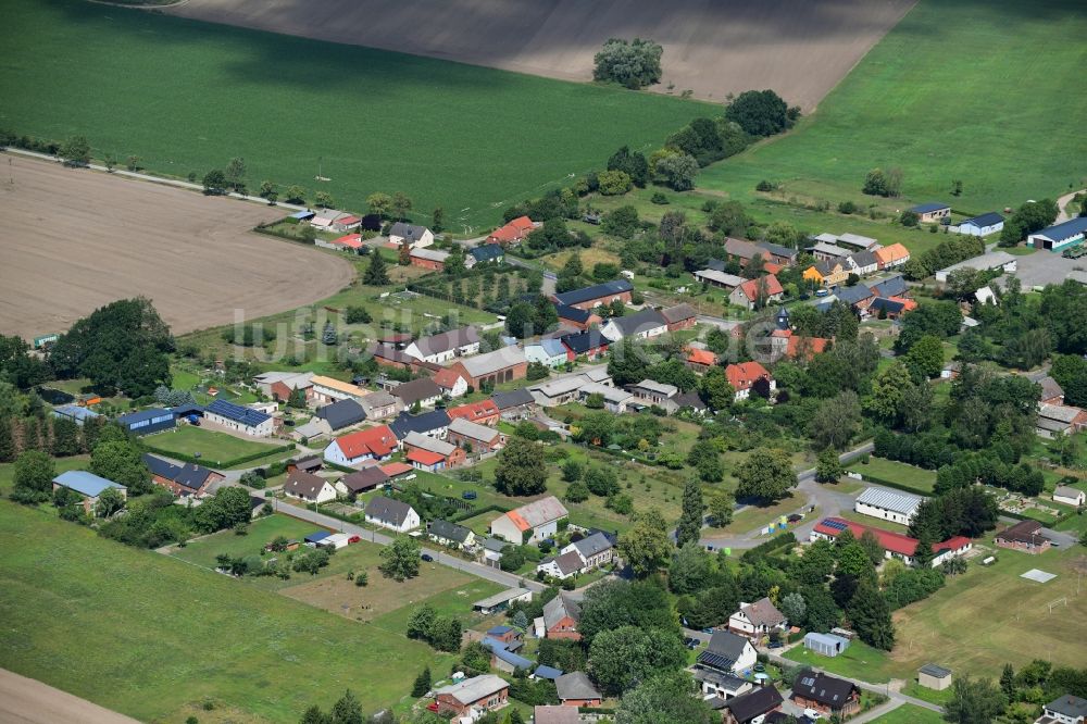 Pröttlin von oben - Dorfkern in Pröttlin im Bundesland Brandenburg, Deutschland