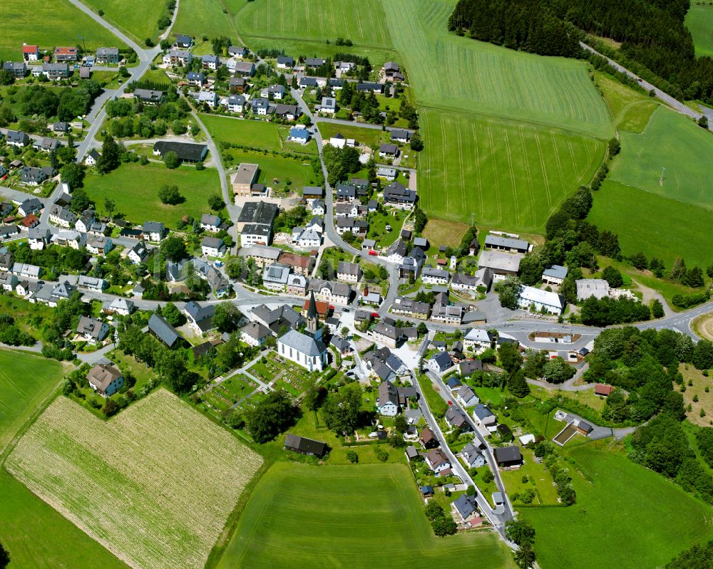 Luftbild Döbra - Dorfkern am Rande des Kraftwerkes in Döbra im Bundesland Bayern, Deutschland