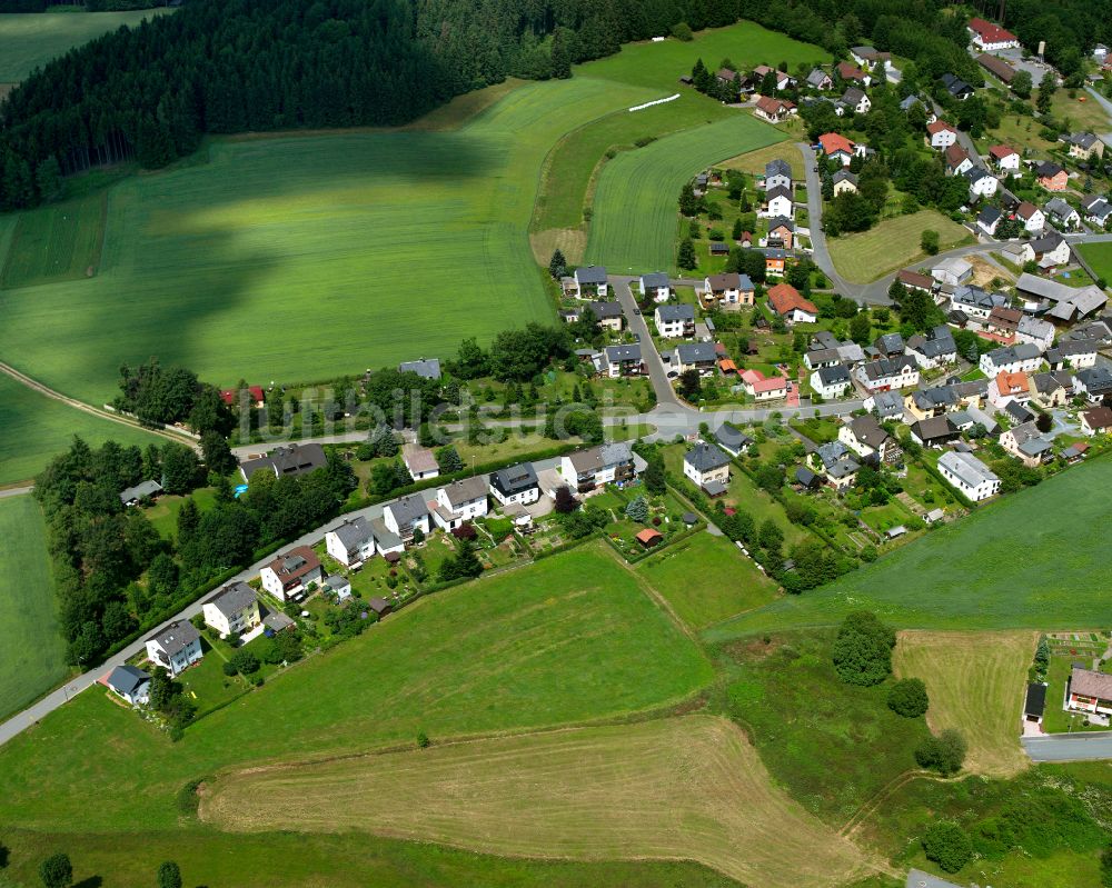 Geroldsgrün von oben - Dorfkern am Rande des Kraftwerkes in Geroldsgrün im Bundesland Bayern, Deutschland