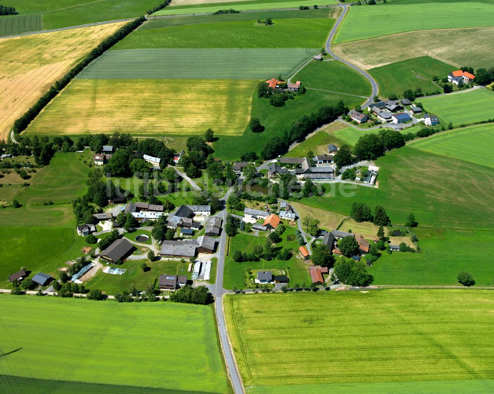 Luftaufnahme Langenbach - Dorfkern am Rande des Kraftwerkes in Langenbach im Bundesland Bayern, Deutschland