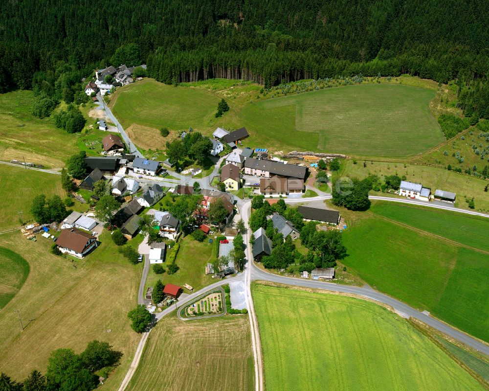 Luftaufnahme Löhmar - Dorfkern am Rande des Kraftwerkes in Löhmar im Bundesland Bayern, Deutschland