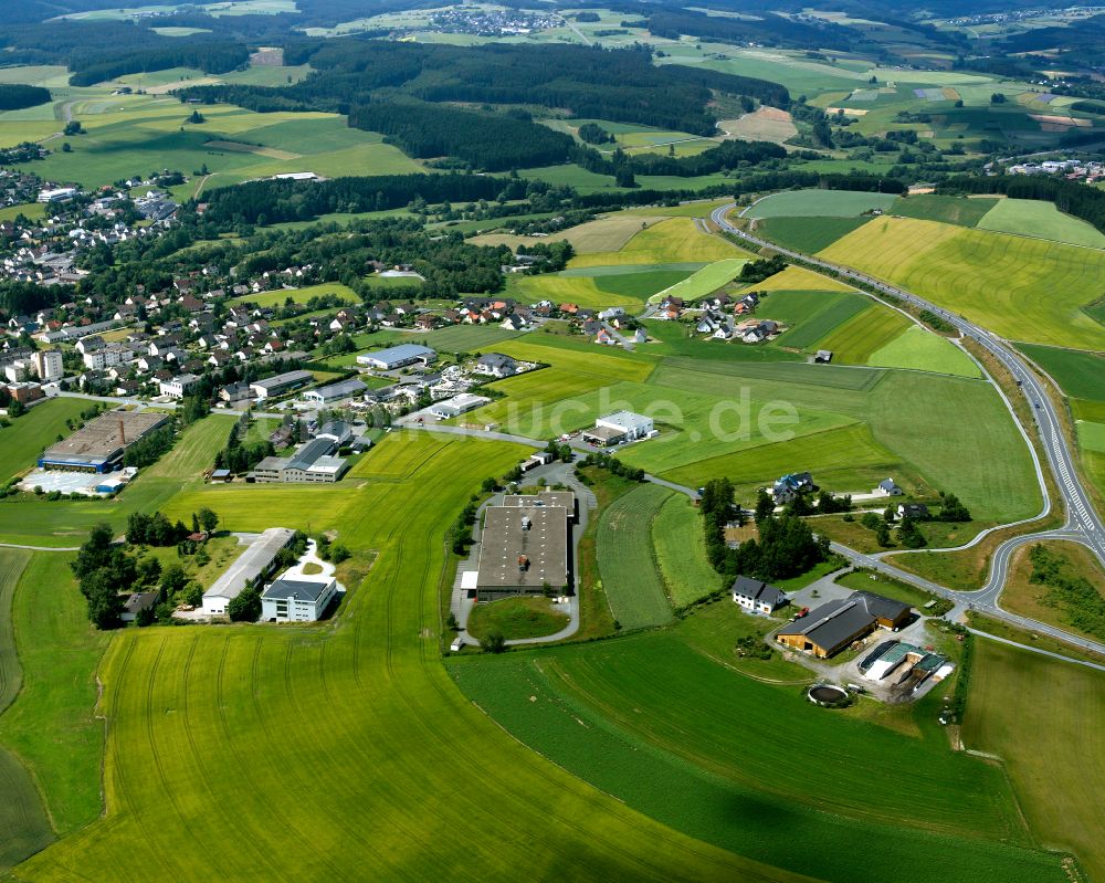 Luftaufnahme Selbitz - Dorfkern am Rande des Kraftwerkes in Selbitz im Bundesland Bayern, Deutschland