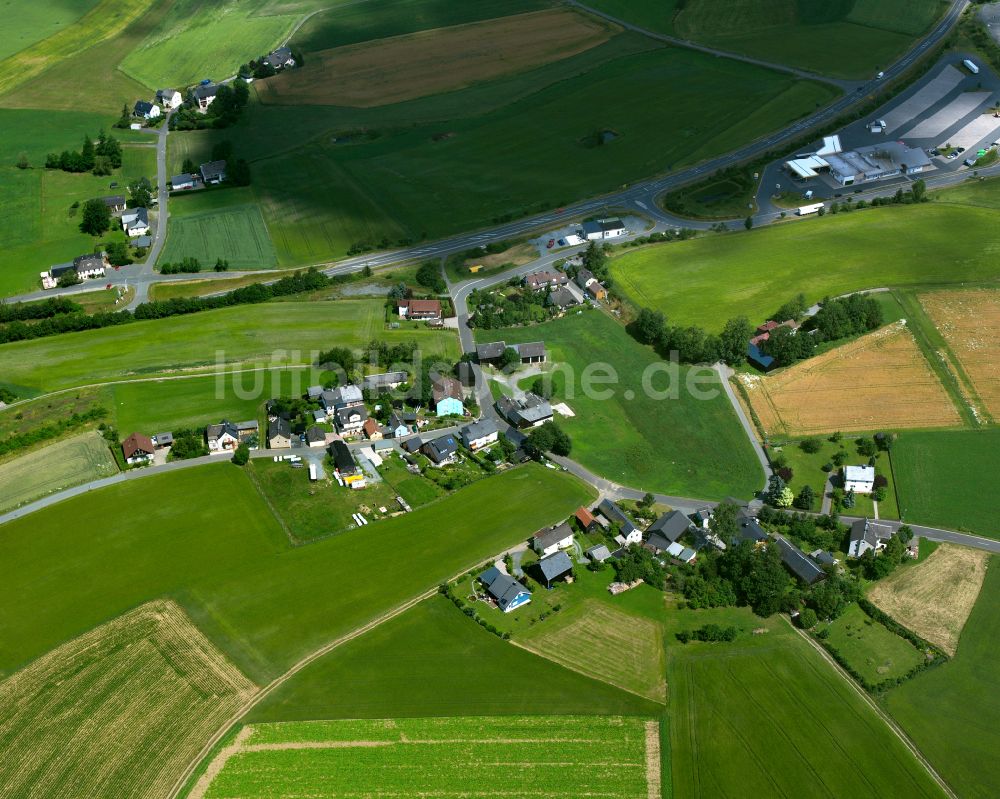 Sellanger von oben - Dorfkern am Rande des Kraftwerkes in Sellanger im Bundesland Bayern, Deutschland