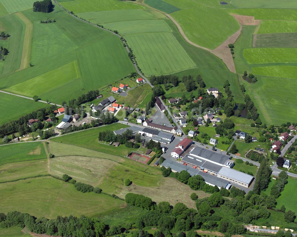 Luftbild Weißdorf - Dorfkern am Rande des Kraftwerkes in Weißdorf im Bundesland Bayern, Deutschland