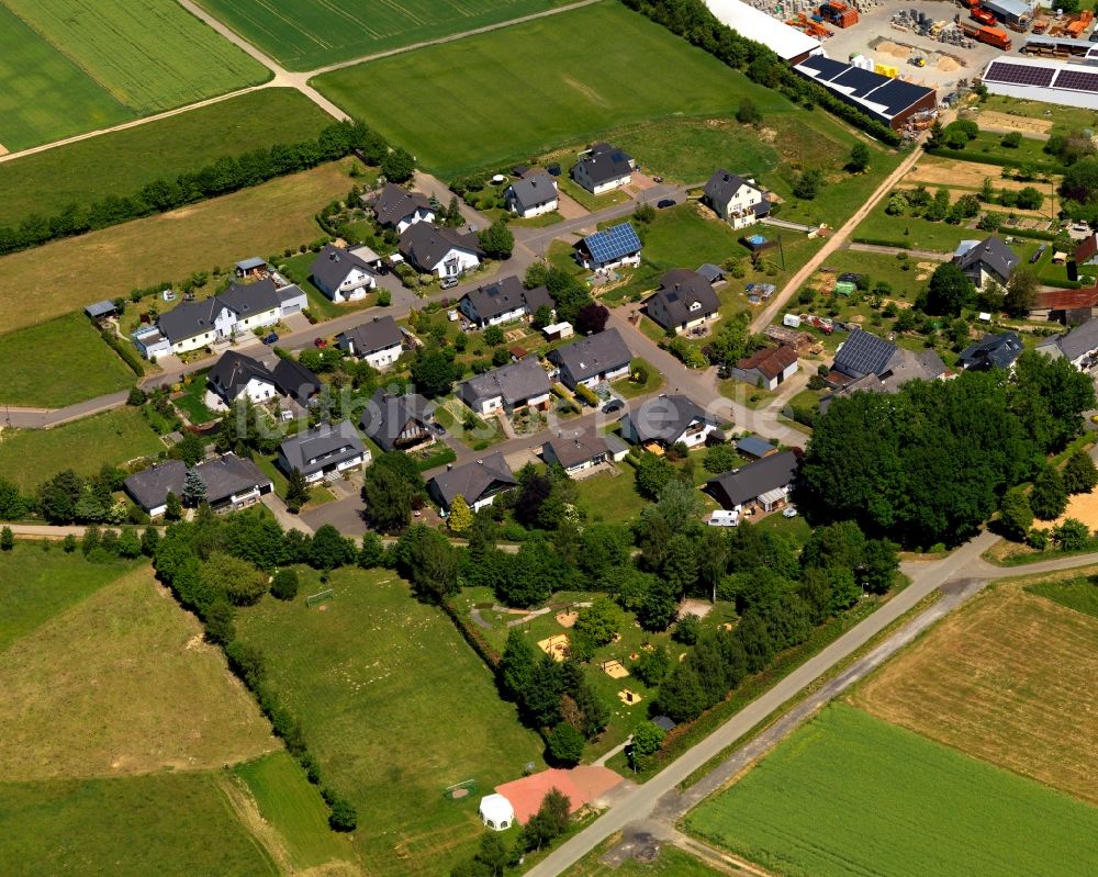 Reich von oben - Dorfkern in Reich im Bundesland Rheinland-Pfalz