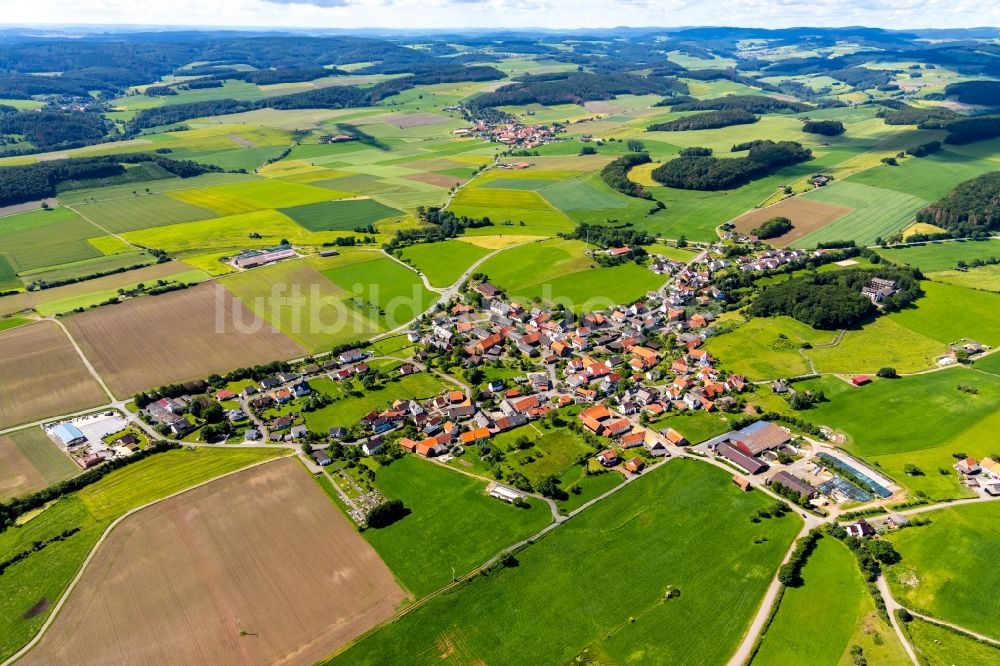 Rhenegge von oben - Dorfkern in Rhenegge im Bundesland Hessen, Deutschland