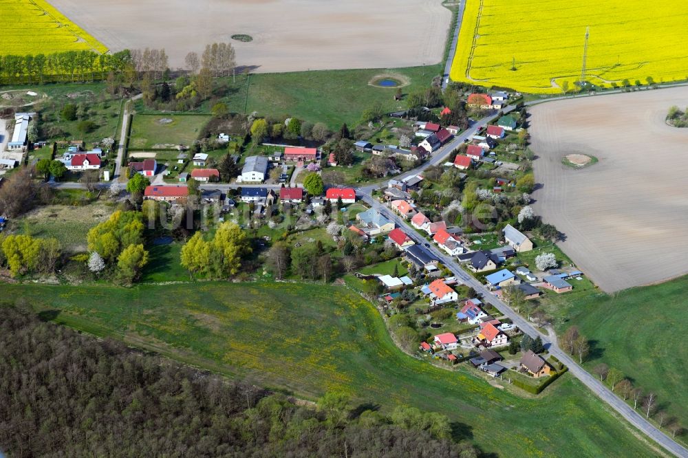 Sabel aus der Vogelperspektive: Dorfkern in Sabel im Bundesland Mecklenburg-Vorpommern, Deutschland