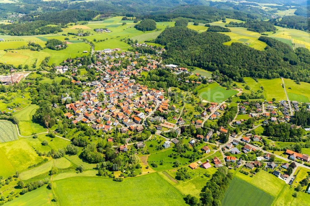 Sachsenberg von oben - Dorfkern in Sachsenberg im Bundesland Hessen, Deutschland