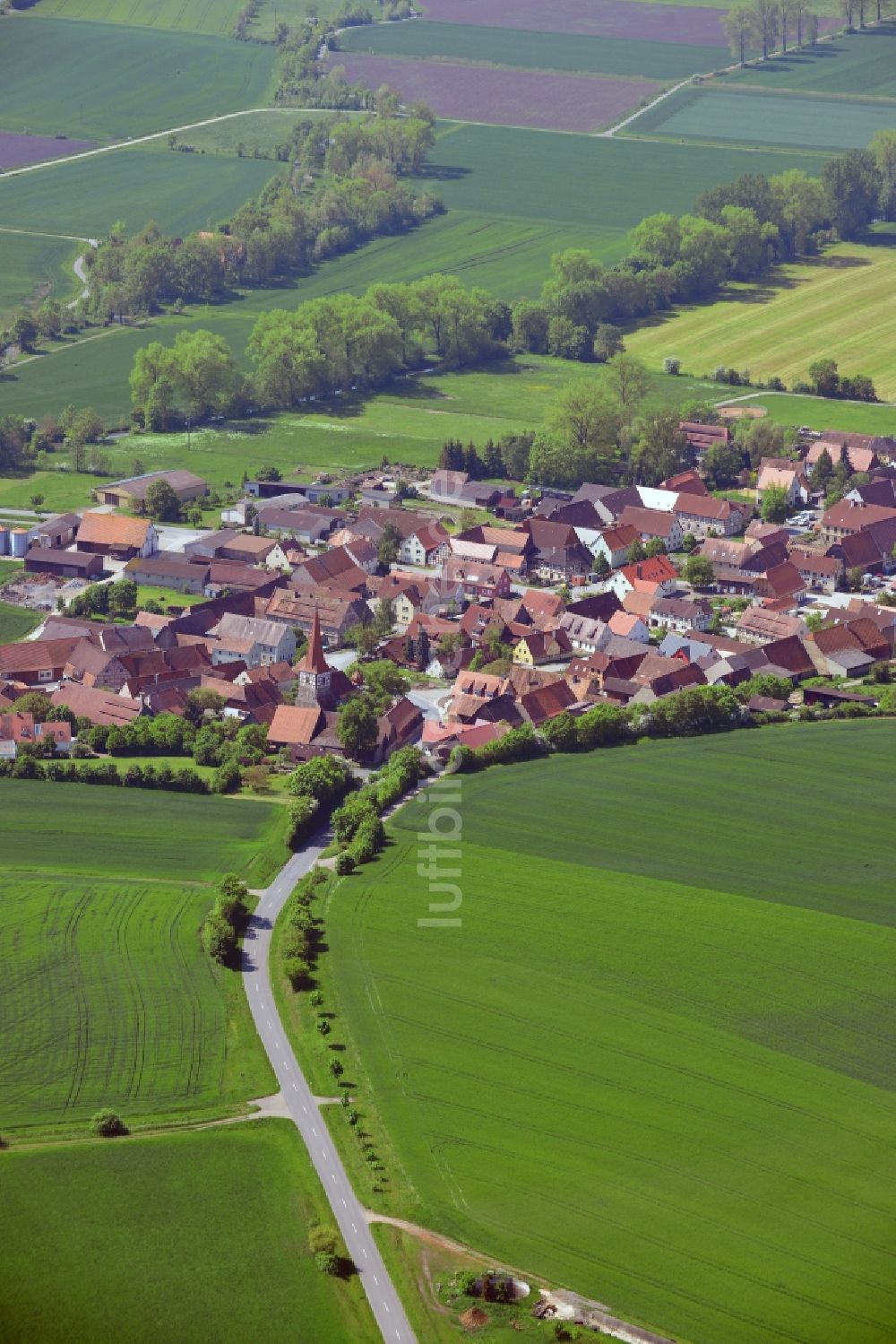 Schellbach, Neustadt von oben - Dorfkern in Schellbach, Neustadt im Bundesland Bayern