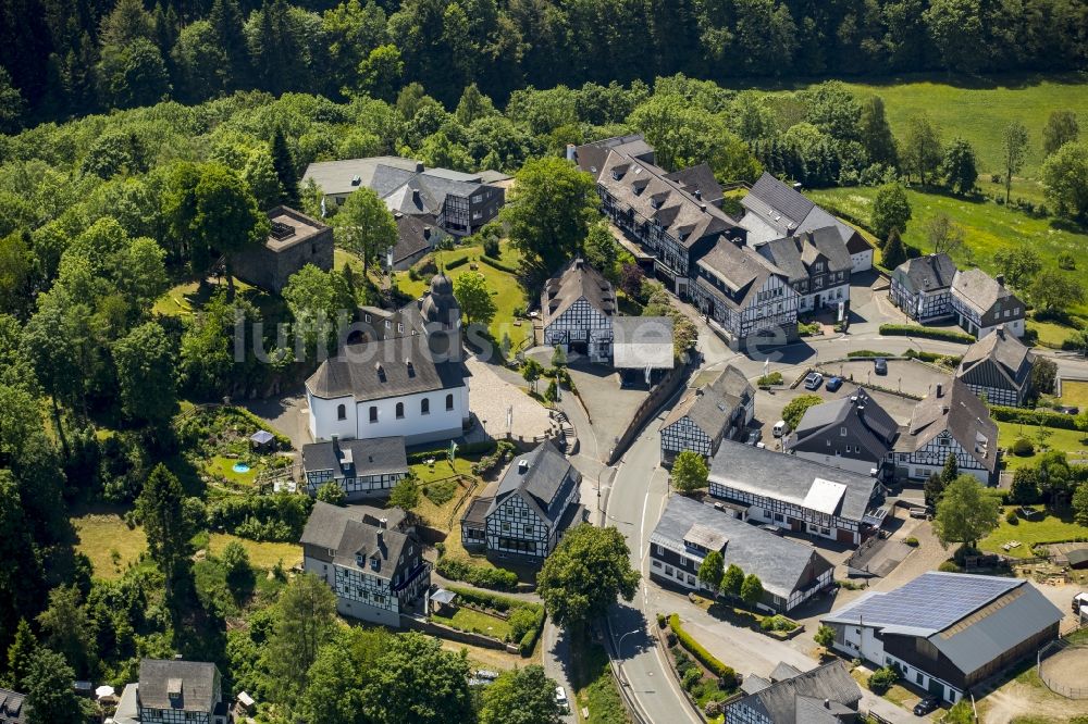 Schmallenberg, Nordenau aus der Vogelperspektive: Dorfkern in Schmallenberg - Nordenau im Bundesland Nordrhein-Westfalen