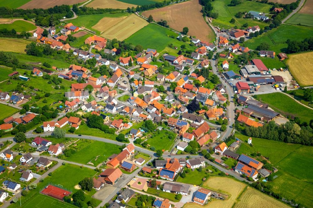 Luftaufnahme Schmillinghausen - Dorfkern in Schmillinghausen im Bundesland Hessen, Deutschland