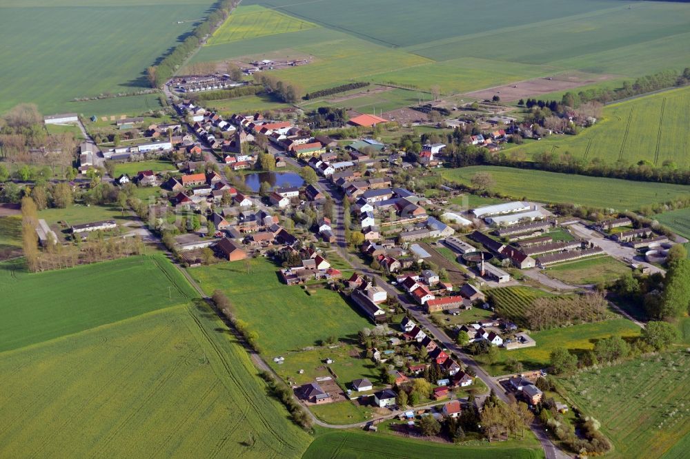 Schönfeld von oben - Dorfkern in Schönfeld im Bundesland Brandenburg