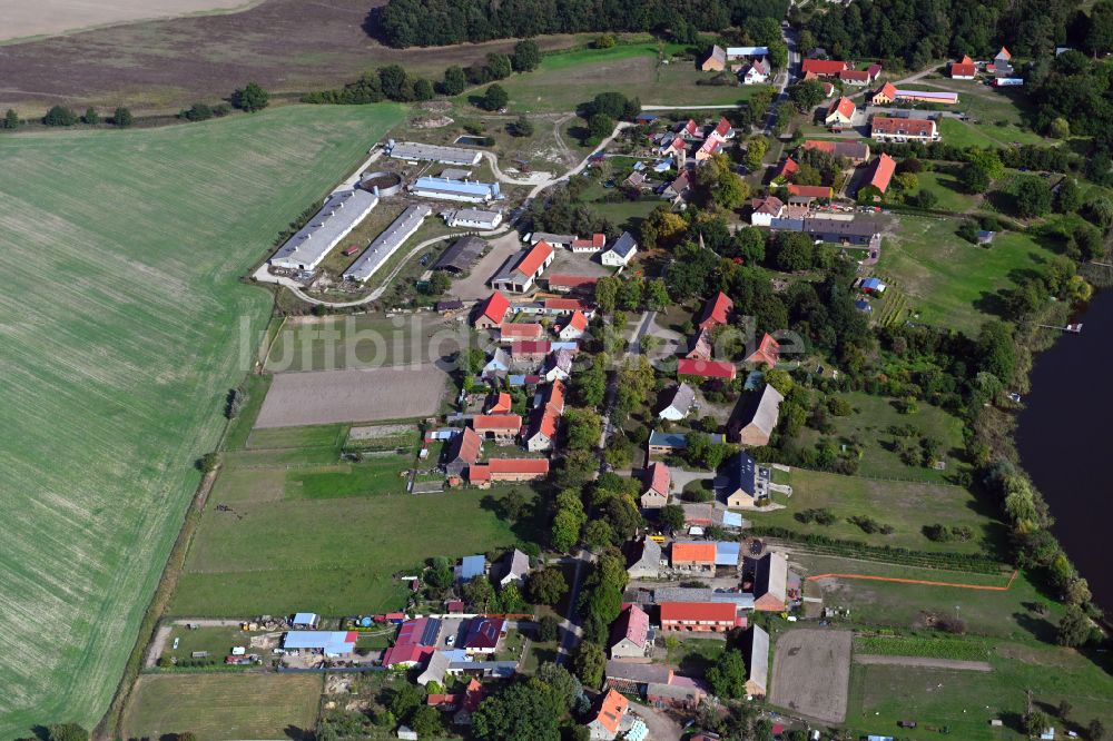 Luftbild Seebeck - Dorfkern an den See- Ufer des Vielitzsee in Seebeck im Bundesland Brandenburg, Deutschland