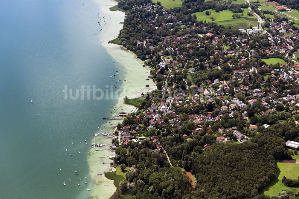 Luftaufnahme Schondorf am Ammersee - Dorfkern an den See- Uferbereichen des Ammersee in Schondorf am Ammersee im Bundesland Bayern, Deutschland