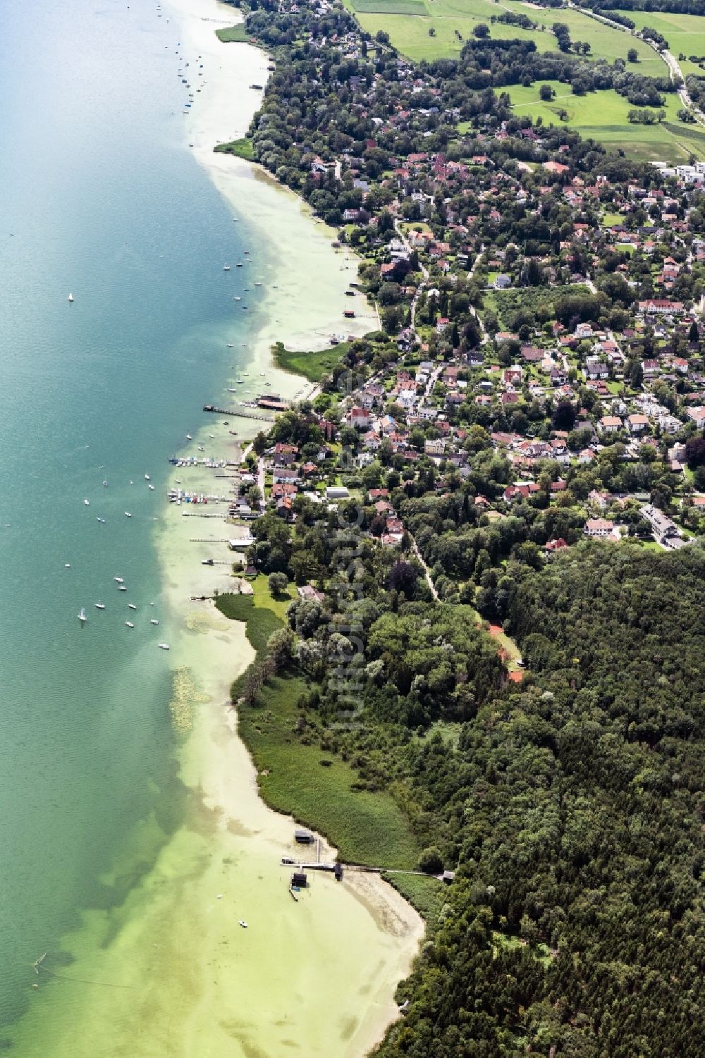 Luftbild Schondorf am Ammersee - Dorfkern an den See- Uferbereichen des Ammersee in Schondorf am Ammersee im Bundesland Bayern, Deutschland