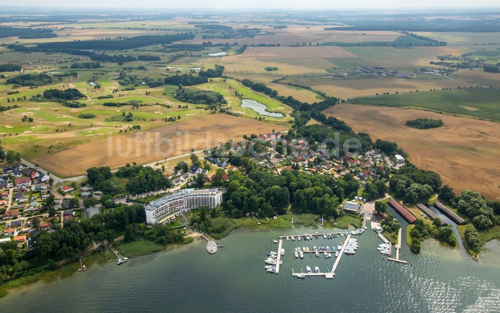 Untergöhren von oben - Dorfkern an den See- Uferbereichen des Fleesensees in Untergöhren im Bundesland Mecklenburg-Vorpommern