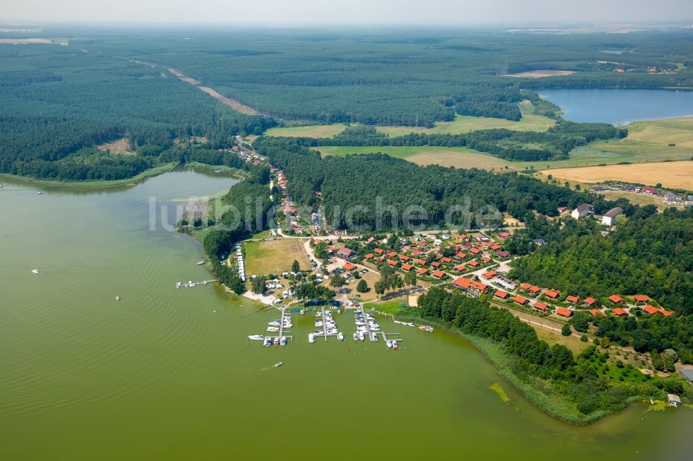 Luftbild Jabel - Dorfkern an den See- Uferbereichen mit Hafen am Jabelscher See in Jabel im Bundesland Mecklenburg-Vorpommern