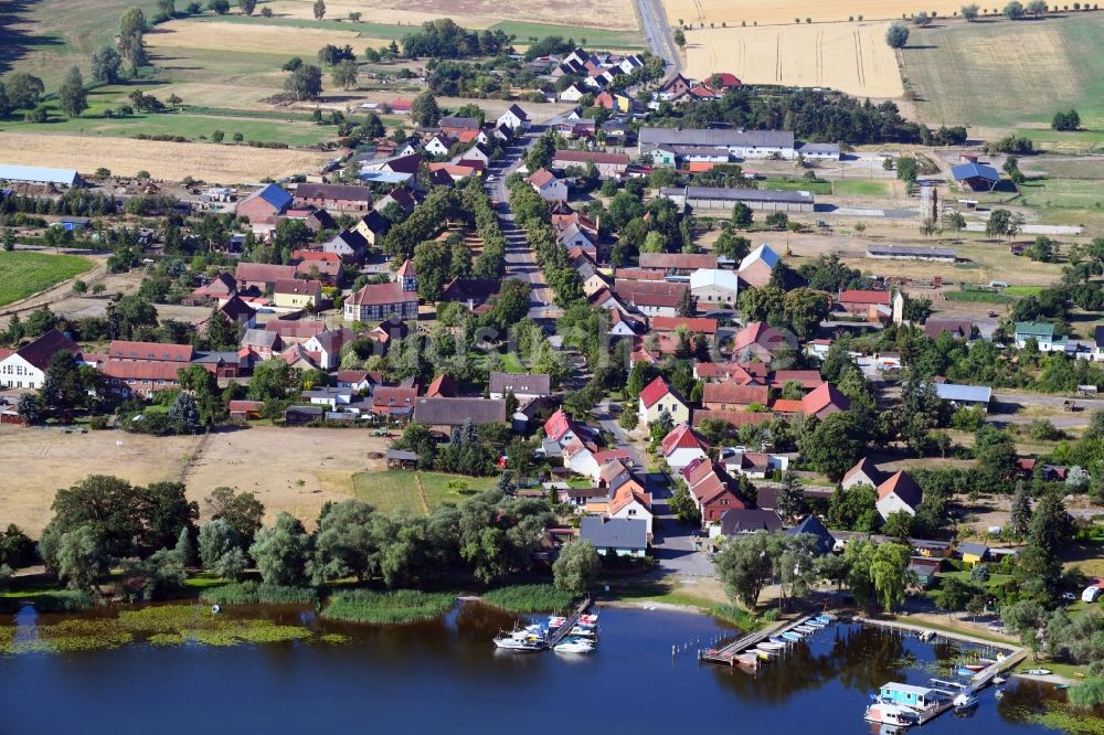 Luftaufnahme Semlin - Dorfkern an den See- Uferbereichen des Hohennauener Ferchesarer Sees in Semlin im Bundesland Brandenburg, Deutschland