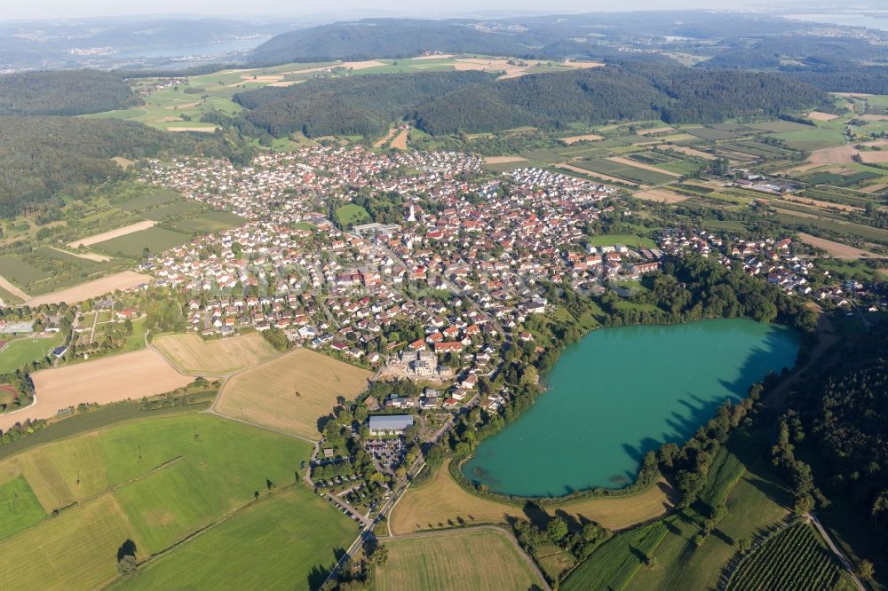 Luftbild Steißlingen - Dorfkern an den See- Uferbereichen des Steisslinger See in Steißlingen im Bundesland Baden-Württemberg, Deutschland