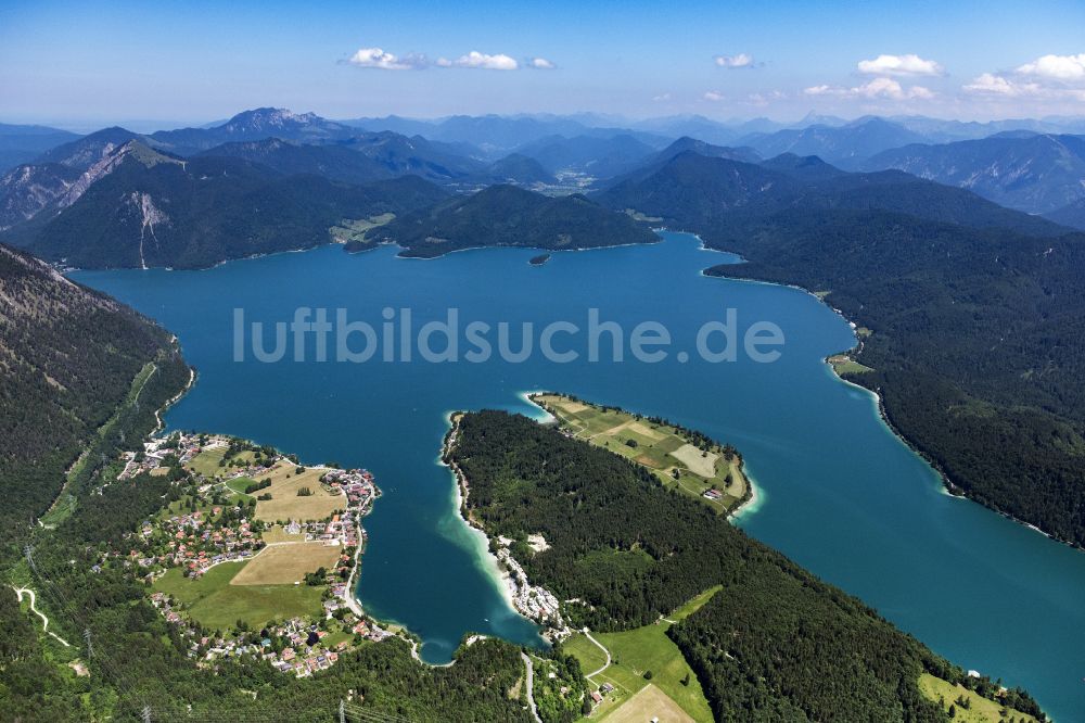 Walchensee aus der Vogelperspektive: Dorfkern an den See- Uferbereichen des Walchensee in Walchensee im Bundesland Bayern, Deutschland