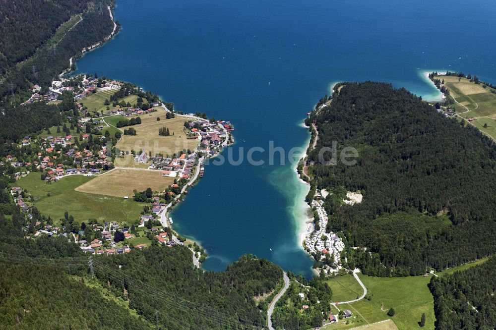 Walchensee aus der Vogelperspektive: Dorfkern an den See- Uferbereichen des Walchensee in Walchensee im Bundesland Bayern, Deutschland