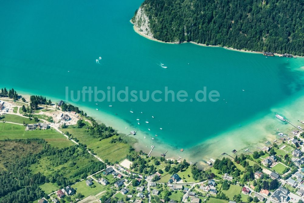 Luftbild Strobl - Dorfkern an den See- Uferbereichen des Wolfgangsees in Strobl in Salzburg, Österreich