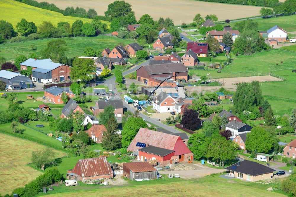 Luftaufnahme Siebenbäumen - Dorfkern in Siebenbäumen im Bundesland Schleswig-Holstein