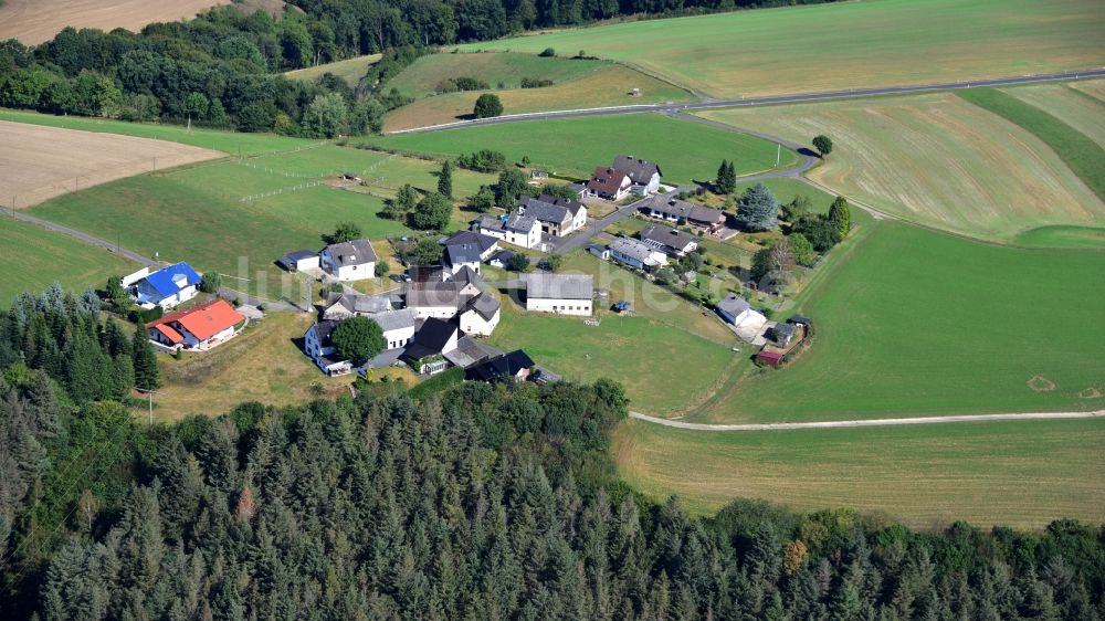 Spreitchen von oben - Dorfkern in Spreitchen im Bundesland Rheinland-Pfalz, Deutschland