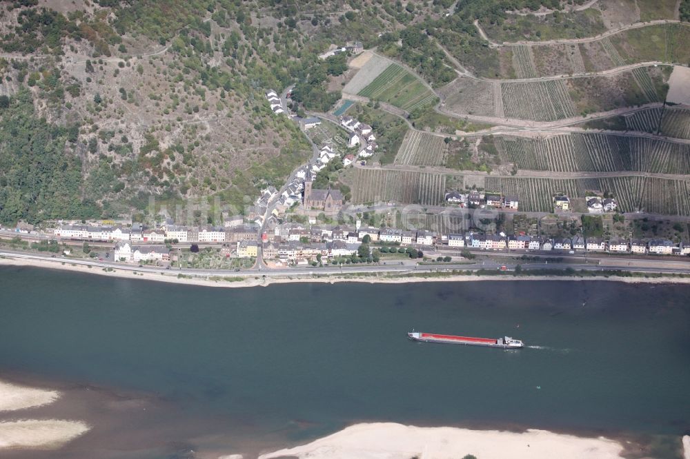 Lorch aus der Vogelperspektive: Dorfkern des Stadtteils Lorchhausen an den Fluss- Uferbereichen des Rheins in Lorch im Bundesland Hessen