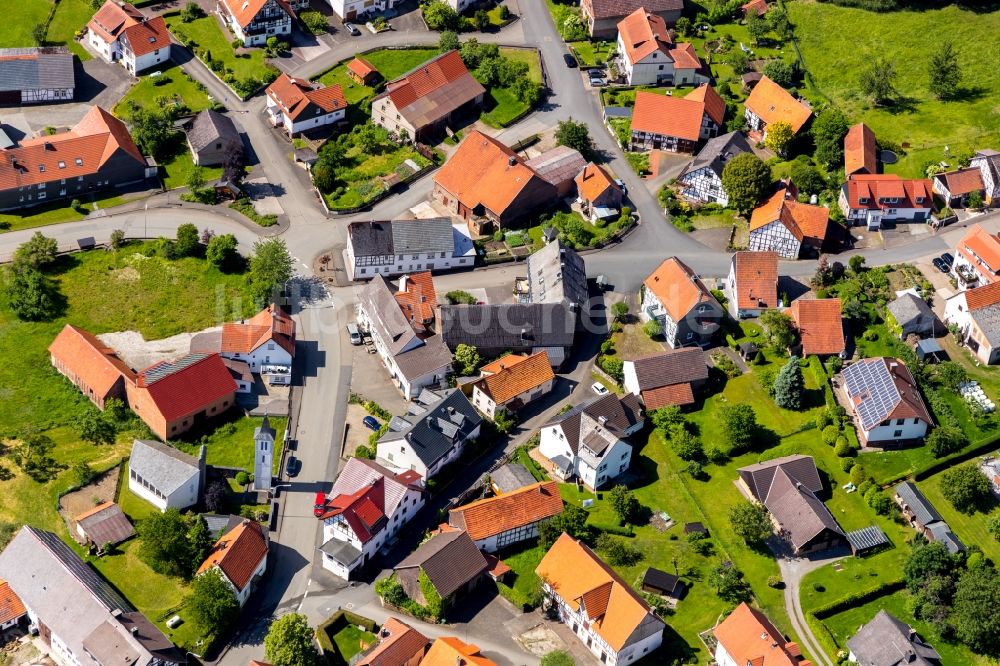 Stormbruch von oben - Dorfkern in Stormbruch im Bundesland Hessen, Deutschland