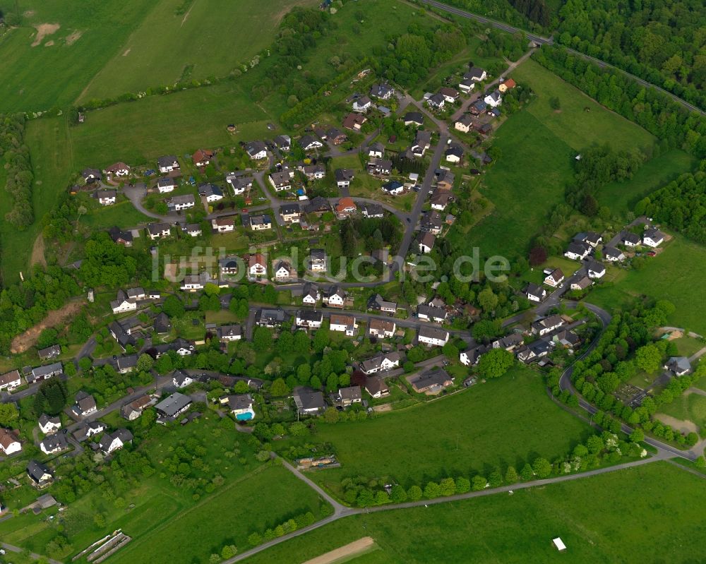 Streithausen aus der Vogelperspektive: Dorfkern in Streithausen im Bundesland Rheinland-Pfalz