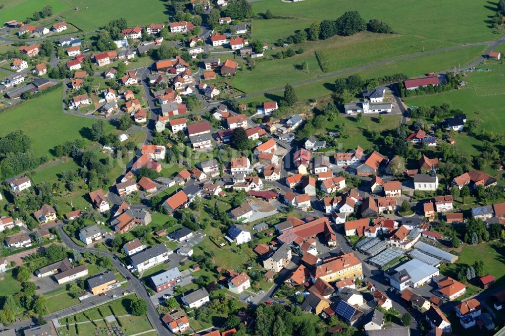 Uttrichshausen aus der Vogelperspektive: Dorfkern in Uttrichshausen im Bundesland Hessen