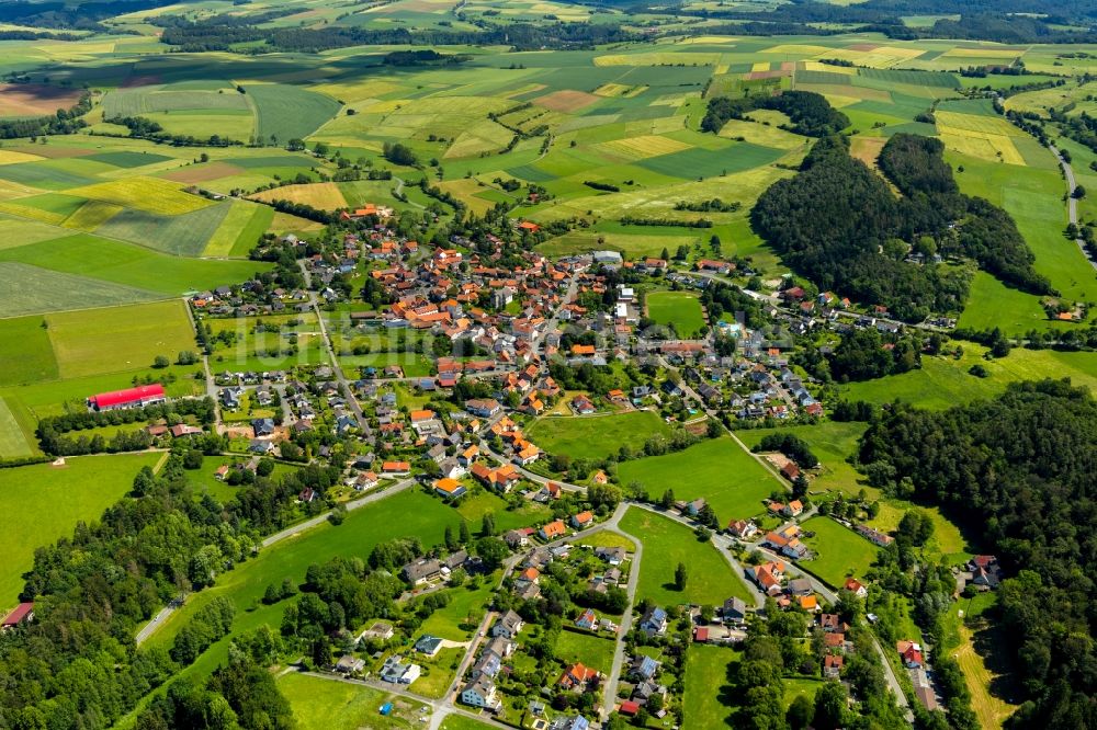 Luftaufnahme Vöhl - Dorfkern in Vöhl im Bundesland Hessen, Deutschland